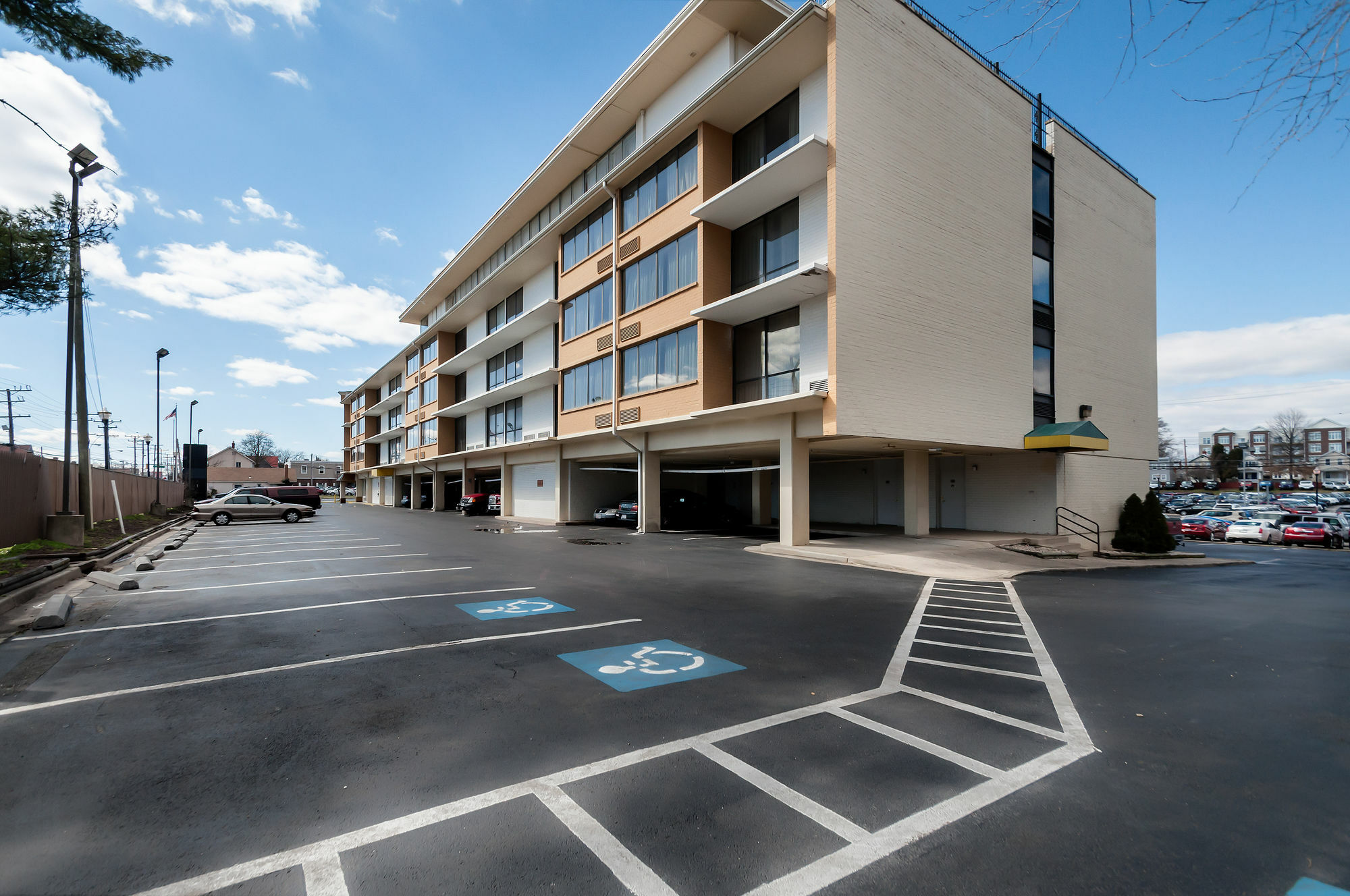 Hotel Western Laurel